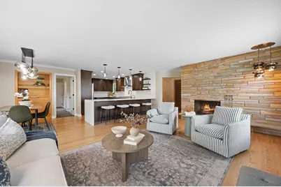 7104 N Crossway Rd, Fox Point, WI 53217 - Photo 13