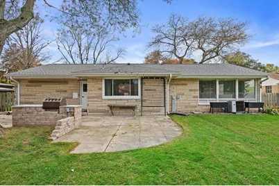 7104 N Crossway Rd, Fox Point, WI 53217 - Photo 41