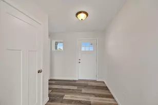 W194N15744 East Gate Ct, Jackson, WI 53037 - Photo 5