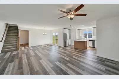 W194N15744  East Gate Ct, Jackson, WI 53037 - Photo 9