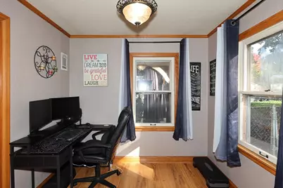 914 S 103rd St, West Allis, WI 53214 - Photo 7