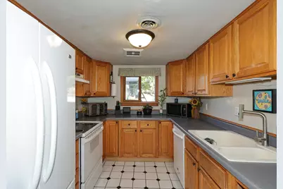 914 S 103rd St, West Allis, WI 53214 - Photo 9