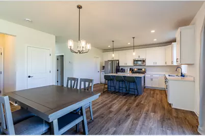 8093  Ridgeway Ct, Pleasant Prairie, WI 53158 - Photo 5