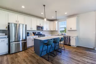 8093 Ridgeway Ct, Pleasant Prairie, WI 53158 - Photo 7