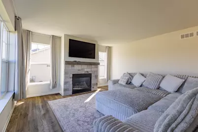 8093  Ridgeway Ct, Pleasant Prairie, WI 53158 - Photo 3