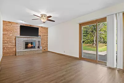 6238  Green Ridge Dr, Racine, WI 53406 - Photo 15