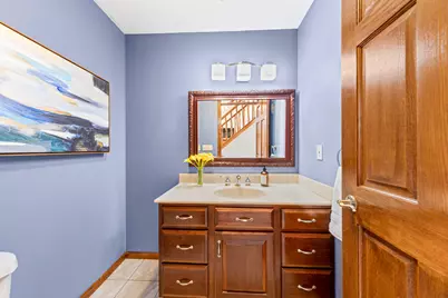 4212 S 124th St, Greenfield, WI 53228 - Photo 9