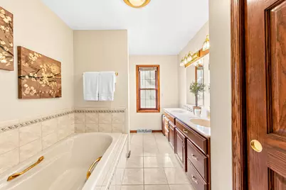 4212 S 124th St, Greenfield, WI 53228 - Photo 11
