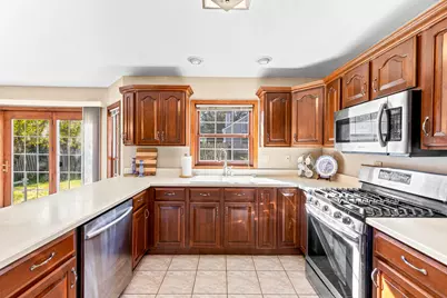 4212 S 124th St, Greenfield, WI 53228 - Photo 5