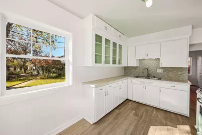 N81W6771  Fair St, Cedarburg, WI 53012 - Photo 7