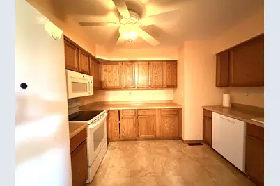 10328 W Parkwood Dr, Franklin, WI 53132 - Photo 15