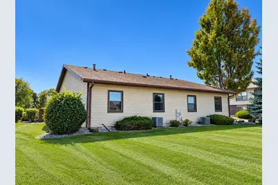 10328 W Parkwood Dr, Franklin, WI 53132 - Photo 31