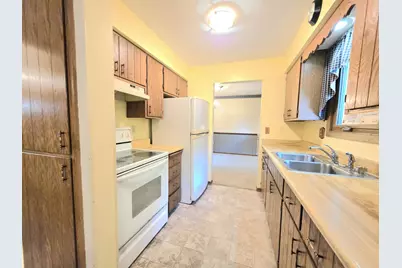 2215 N 34th St, Sheboygan, WI 53083 - Photo 9