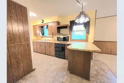 2215 N 34th St, Sheboygan, WI 53083 - Photo 11