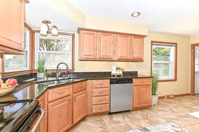 4123 N 95th St, Wauwatosa, WI 53222 - Photo 17