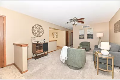4123 N 95th St, Wauwatosa, WI 53222 - Photo 5