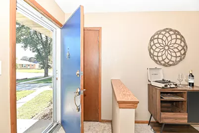 4123 N 95th St, Wauwatosa, WI 53222 - Photo 3