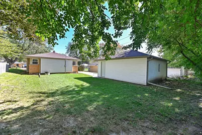 4123 N 95th St, Wauwatosa, WI 53222 - Photo 37