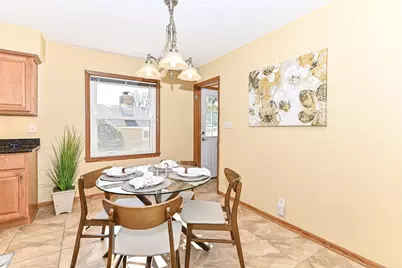 4123 N 95th St, Wauwatosa, WI 53222 - Photo 11