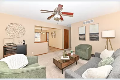 4123 N 95th St, Wauwatosa, WI 53222 - Photo 7
