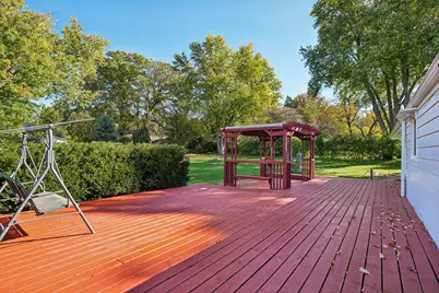 N68W13762  Bay Ridge Ct, Menomonee Falls, WI 53051 - Photo 33
