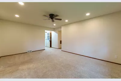 N101W15358  Starlite Dr, Germantown, WI 53022 - Photo 15
