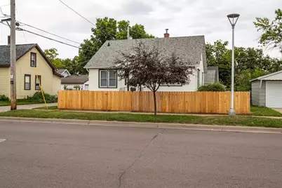621  Farnam St, La Crosse, WI 54601 - Photo 3