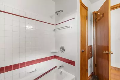 2815 S 99th St, West Allis, WI 53227 - Photo 11
