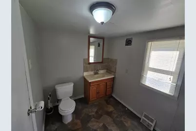 1324 S 24th St, Milwaukee, WI 53204 - Photo 11