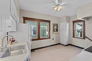 1971 S 81st St, West Allis, WI 53219 - Photo 11