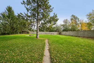 W160N9894  Colonial Dr, Germantown, WI 53022 - Photo 33