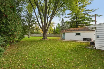 W160N9894  Colonial Dr, Germantown, WI 53022 - Photo 31