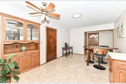 5111  Russell Ct, Greendale, WI 53129 - Photo 17