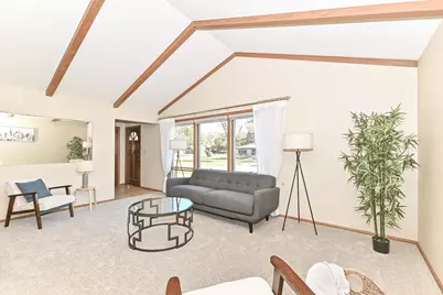 5111  Russell Ct, Greendale, WI 53129 - Photo 5