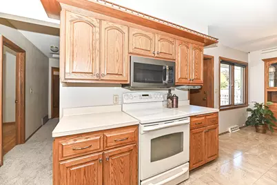 5111  Russell Ct, Greendale, WI 53129 - Photo 13