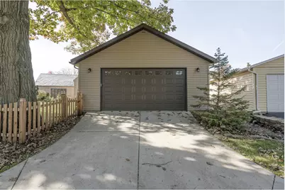 1326  Thomas Ave, Watertown, WI 53094 - Photo 3