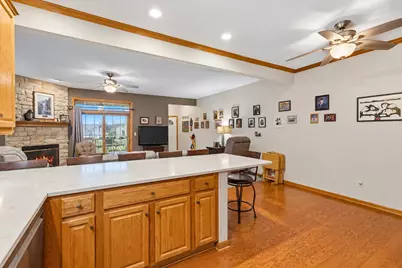 N161W18927  Heather Lynn Cir, Jackson, WI 53037 - Photo 3