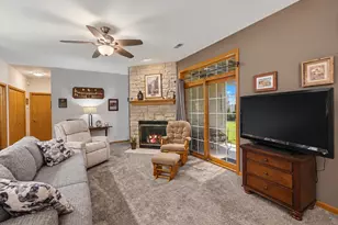 N161W18927 Heather Lynn Cir, Jackson, WI 53037 - Photo 9