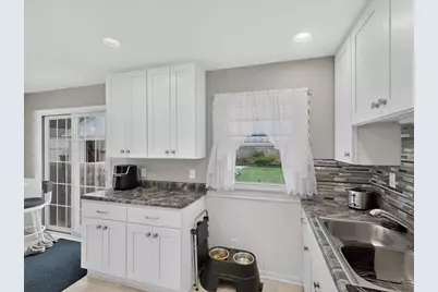 6829 W Arthur Ave, West Allis, WI 53219 - Photo 15