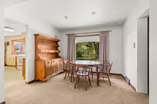 5252 S Tuckaway Dr, Greenfield, WI 53221 - Photo 7