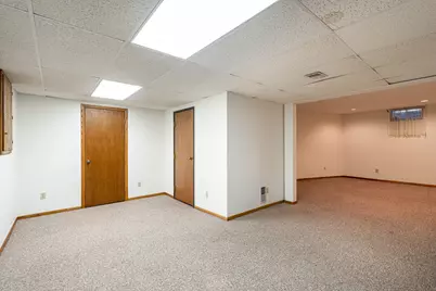 15638 W Ridge Rd, New Berlin, WI 53151 - Photo 27