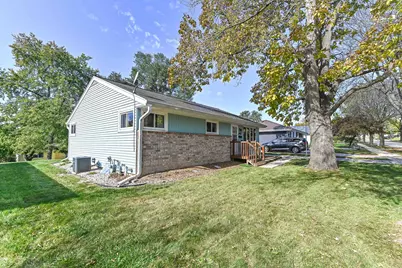 2893 S 96th St, West Allis, WI 53227 - Photo 23