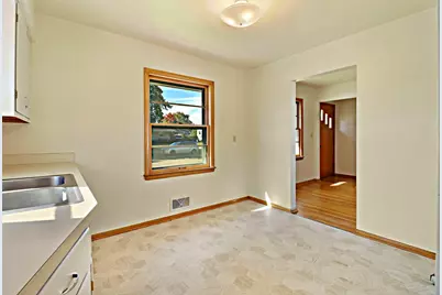 3021  24th Ave, Kenosha, WI 53140 - Photo 5