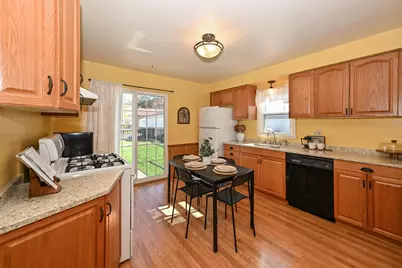 3620 N 98th St, Milwaukee, WI 53222 - Photo 9