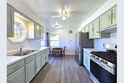 357 E Gauer Cir, Milwaukee, WI 53207 - Photo 3