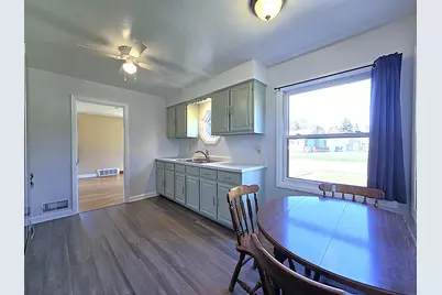357 E Gauer Cir, Milwaukee, WI 53207 - Photo 5