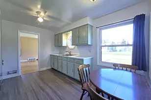 357 E Gauer Cir, Milwaukee, WI 53207 - Photo 5