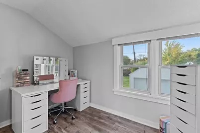 5755 N Argyle Ave, Glendale, WI 53209 - Photo 17