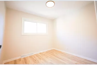 1020  Carrington Ave, South Milwaukee, WI 53172 - Photo 17