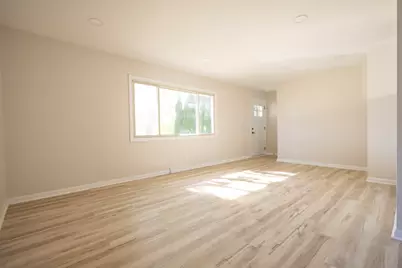 1020  Carrington Ave, South Milwaukee, WI 53172 - Photo 5